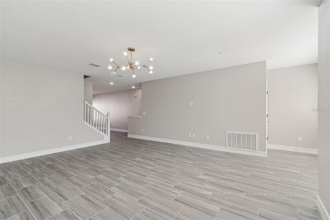 Building Photo - 4921 W Paul Ave