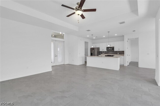 Building Photo - 526 NW 9th St