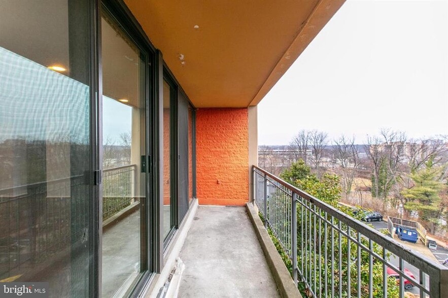 Building Photo - 16 S Van Dorn St