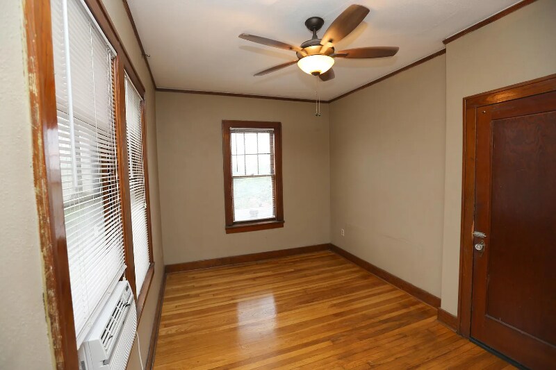 Building Photo - 301 Thayer St