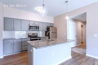 Building Photo - The Everett Apartments - Brand New Gahanna...