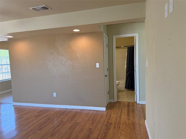 Building Photo - 733 S Crockett Dr