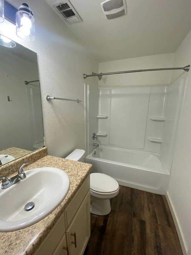 Building Photo - Beautiful Upgraded 3 Bedroom home in Brookland School District!