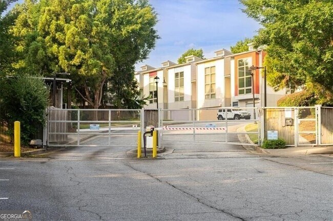 Building Photo - 1364 Rietveld Row NW