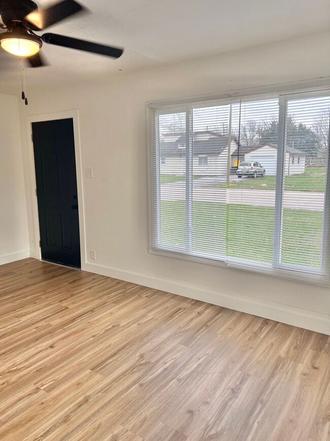 Building Photo - New Listing! 3 bedroom House!
