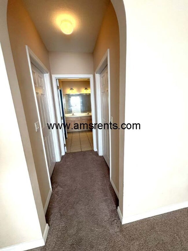 Building Photo - Spacious 2 bedroom 2 bath Condo in North Shore at Lake Hart