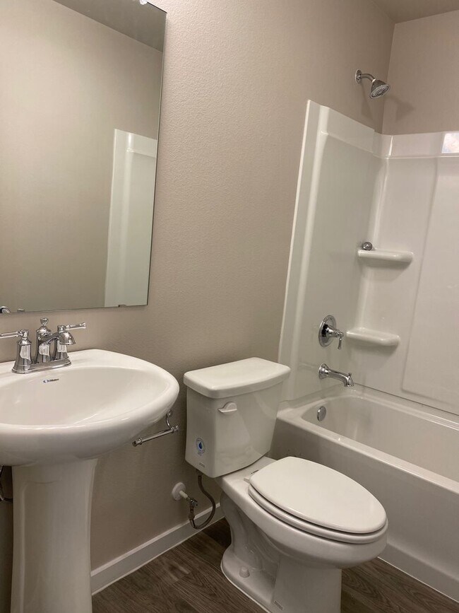 Building Photo - Affordable in Bell Farms