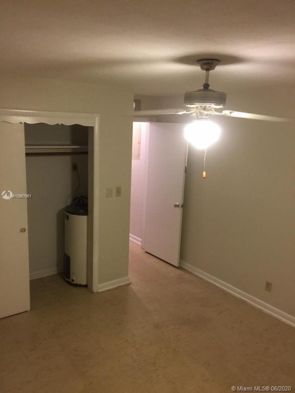 Building Photo - 330 Southwind Dr