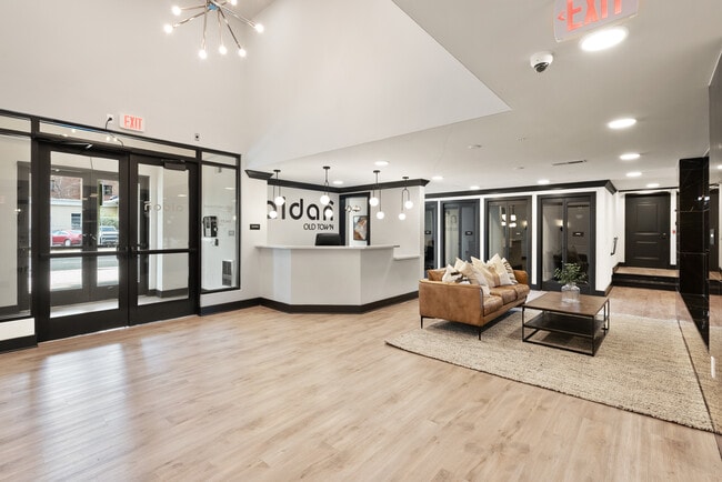 Building Photo - 701 N Henry St