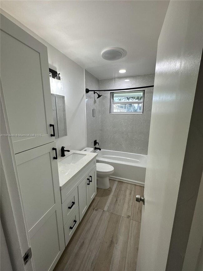 Building Photo - 4071 SW 51st St