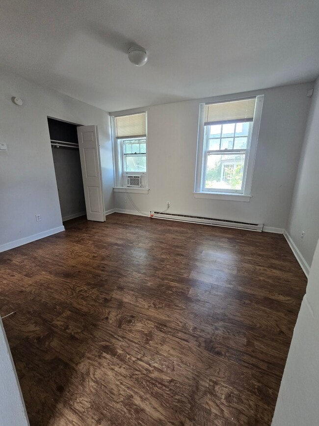 Building Photo - 1022 Maplewood Ave