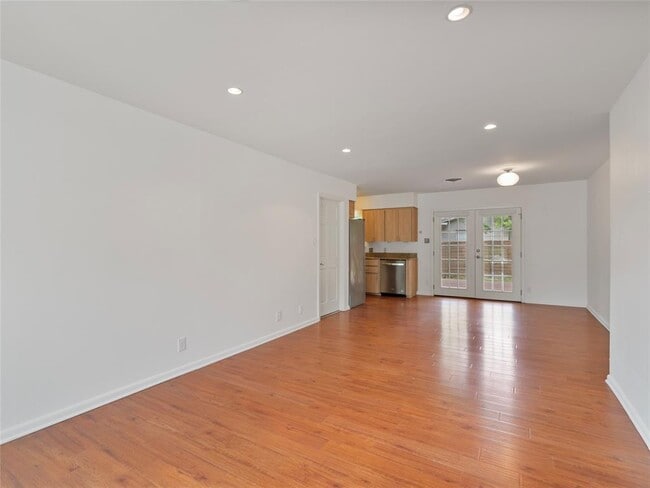 Building Photo - 616 Long Bow Ln