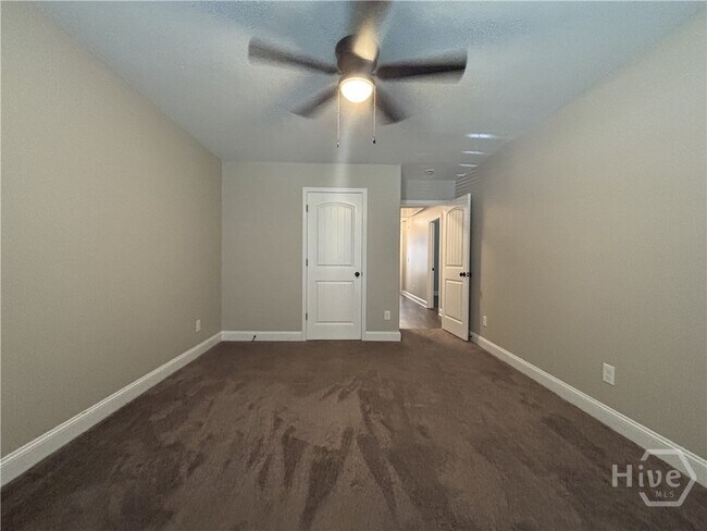 Building Photo - 140 Rolling Oaks Ln