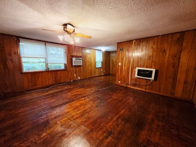 Building Photo - 1205 E Green St