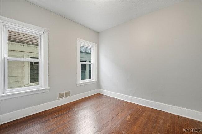 Building Photo - 449 Bird Ave