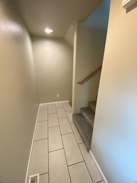 Building Photo - 2451 W Success Dr