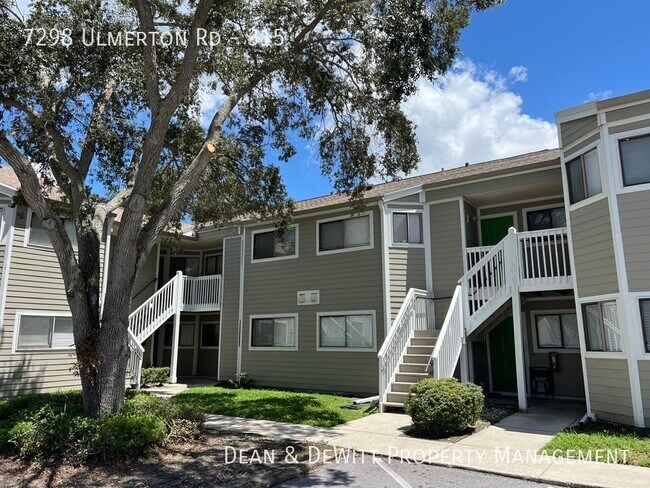 Building Photo - Updated 1/1 Condo - Pool, Pond, Parking