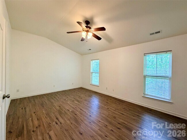Building Photo - 10968 Princeton Village Dr