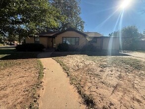 Building Photo - 2125 Cedar Crest Dr