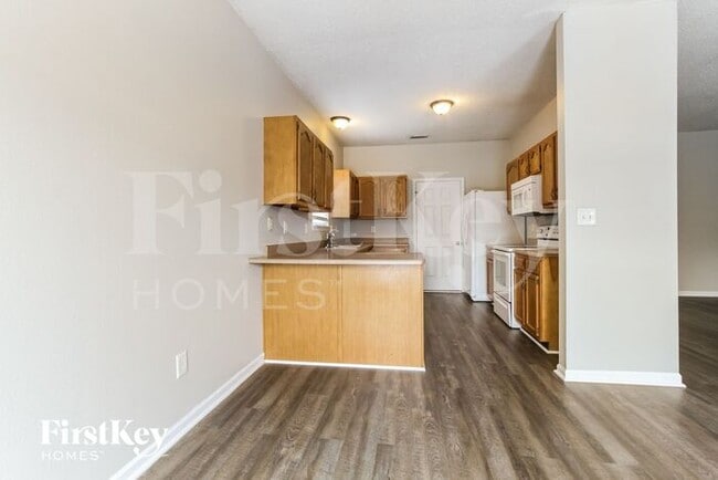 Building Photo - 8129 Red Barn Ct