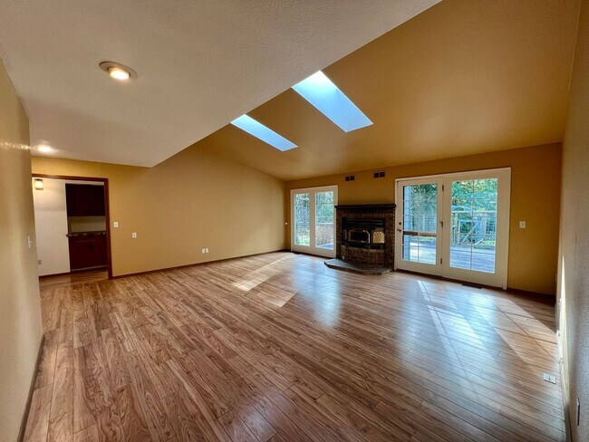 Building Photo - PENDING APPLICATION; Private 5 Acres