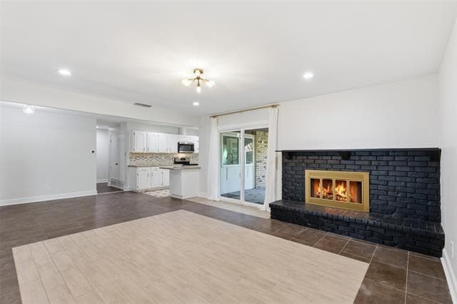 Building Photo - 3736 Walnut Dr