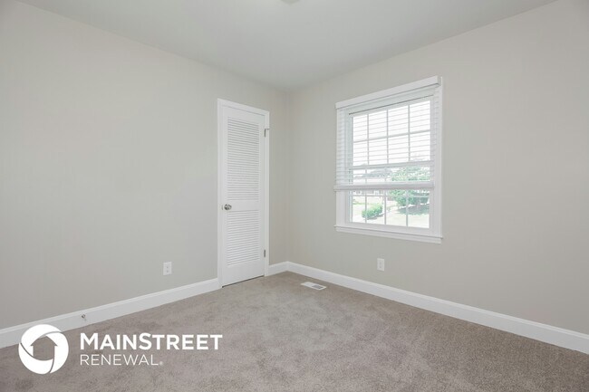 Building Photo - 1200 Castlegate Dr