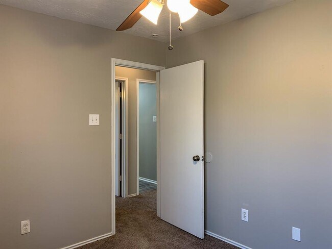 Building Photo - 1402 Swansfield Ln