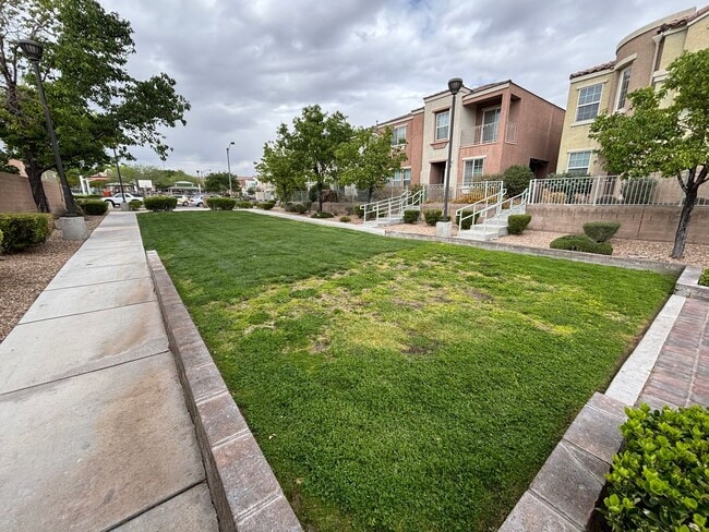 Building Photo - Spacious Tri-Level 4-Bedroom Home with Bal...