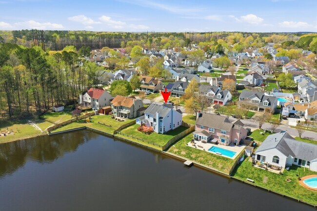 Building Photo - 1721 Chestwood Dr