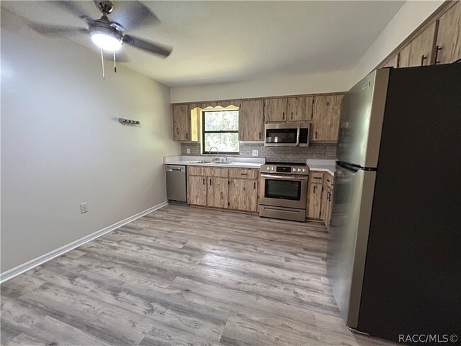 Building Photo - 7236 E Oak Isle Dr