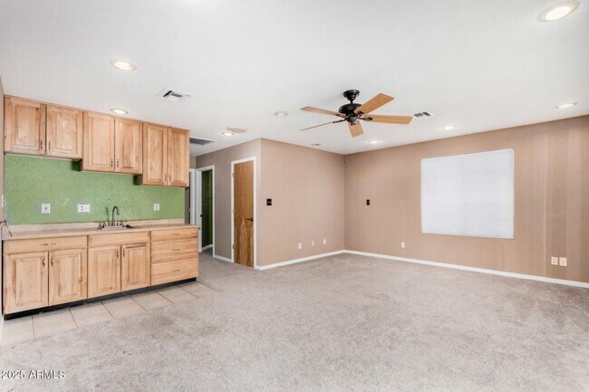 Building Photo - Spacious 5-Bedroom Home in the Heart of Sc...