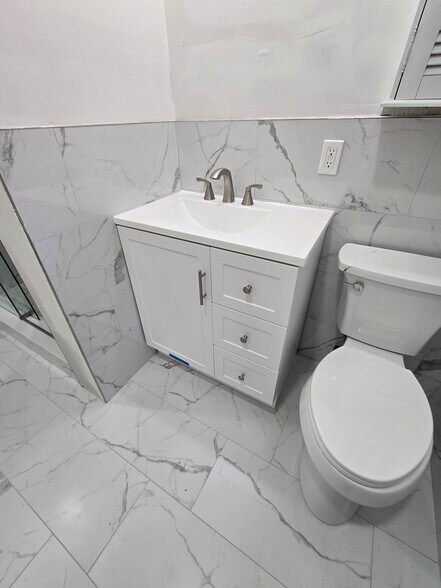 Building Photo - 101 S Saint Asaph St