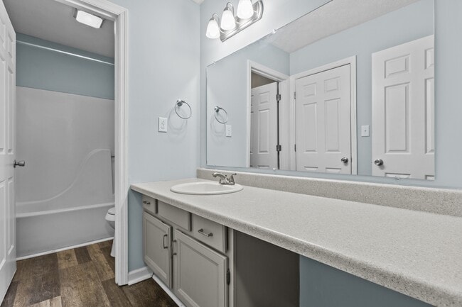 Building Photo - 1658 Foxhaven Dr