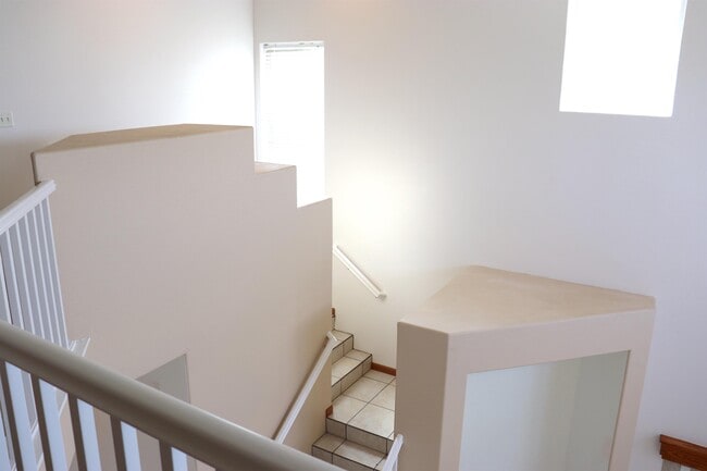 Building Photo - 2346 E Early Ave