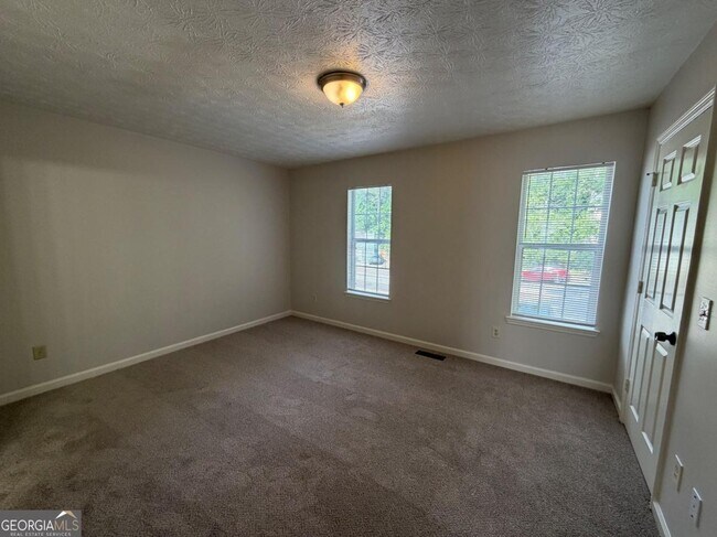 Building Photo - 3461 Kingswood Run