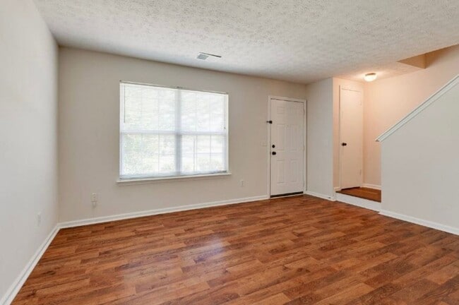 Building Photo - 104 Waterview Dr