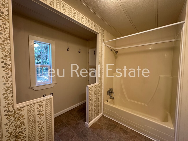 Building Photo - 4700 Mineral Way