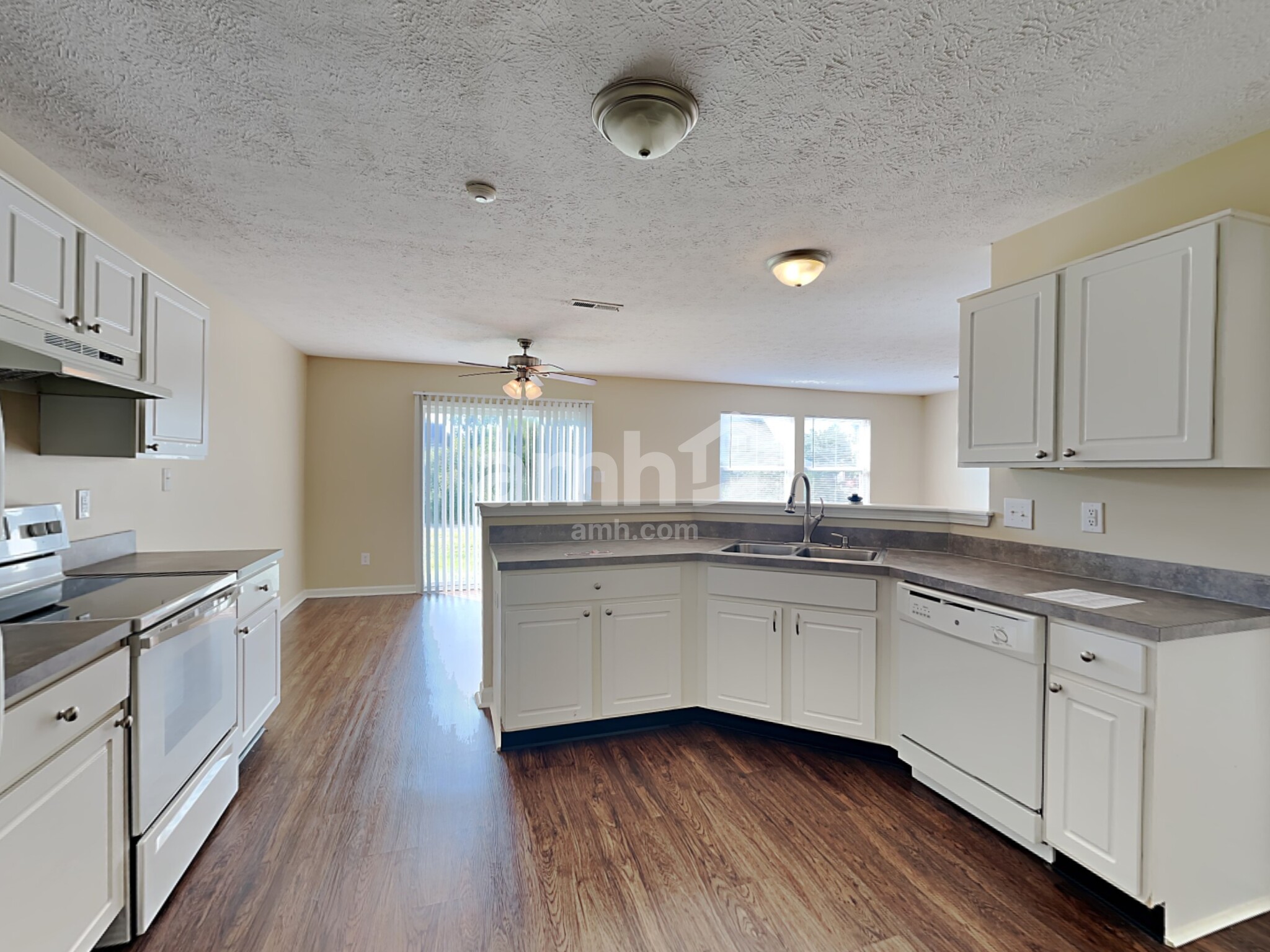 Building Photo - 543 Grabill Dr