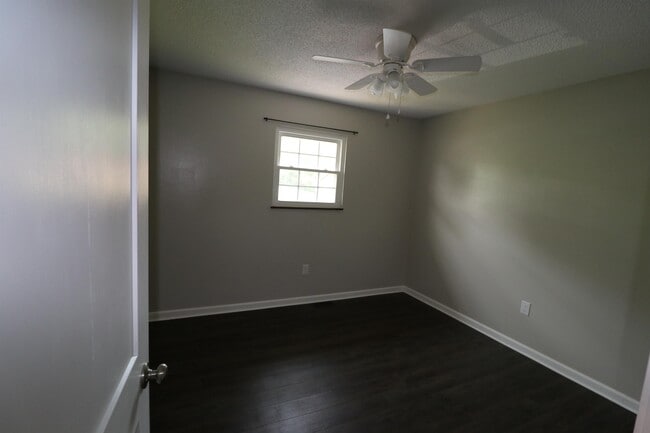 Building Photo - 937 Ragle St