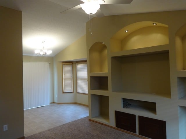 Building Photo - 949 Rowland Ave