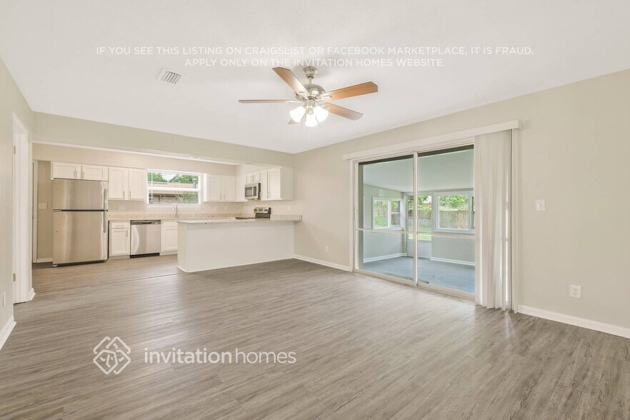 Building Photo - 2733 River Oak Dr