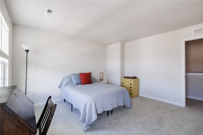 Building Photo - 23 Keuka Ln