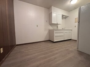 Building Photo - 1340 8th Ave