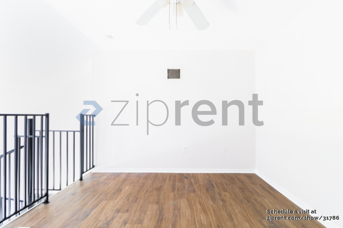 Building Photo - 2400 Feather Sound Dr