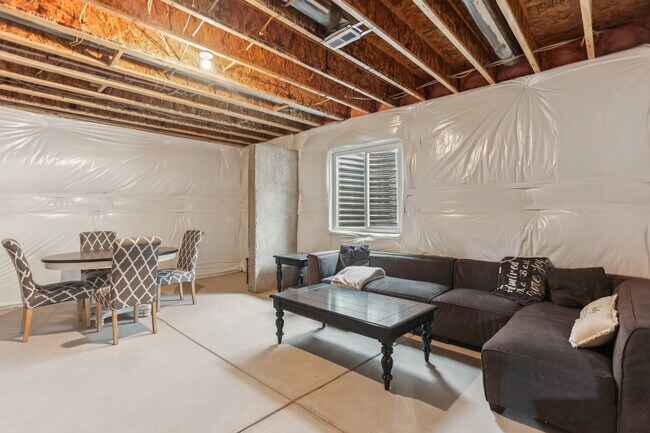 Building Photo - 8115 Mount Kataka St
