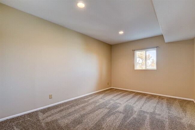 Building Photo - 4 bedroom 2 bathroom home for rent in Prescott