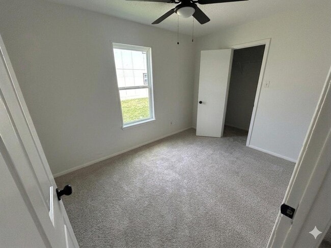 Building Photo - 603 Drexel St