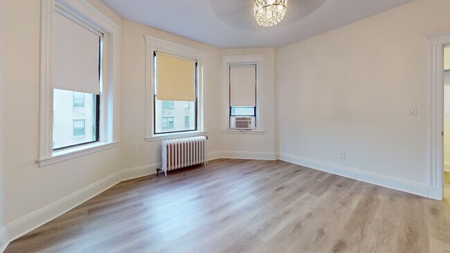 Building Photo - 374 Chestnut Hill Ave