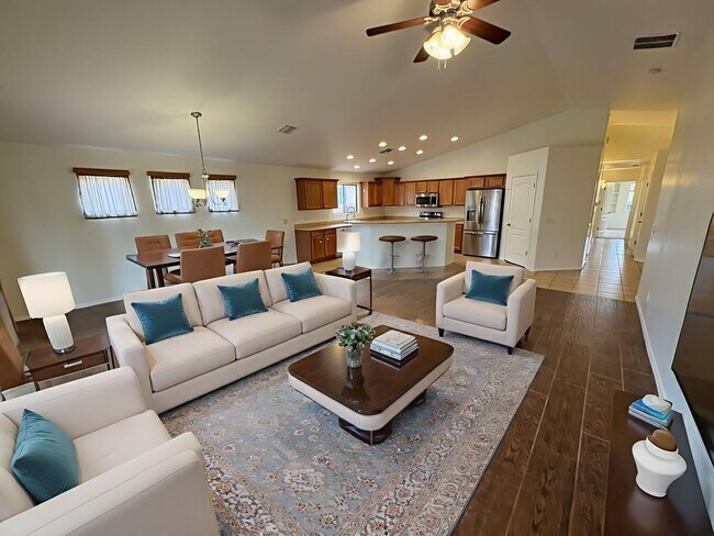 Building Photo - Vail School District Beauty with Solar for low electric bills